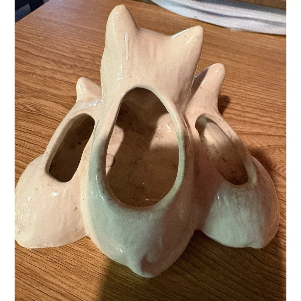 Vintage White Ceramic Cat Planter Unbranded 3 Cats Snuggling Folklectic Decor